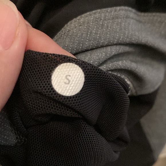 Lululemon Namaste At The Beach Lined Short Heathered Black Size S - Picture 11 of 11